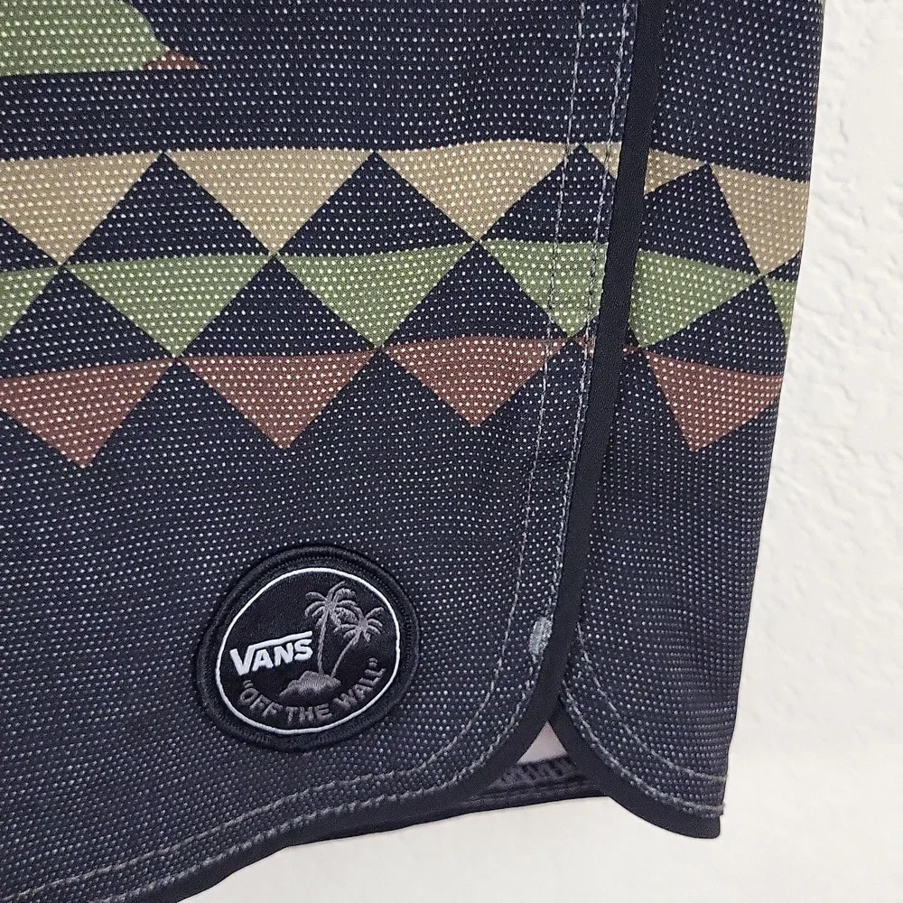 Men's Vans Boardshorts Peace Leaf Camo Size 32